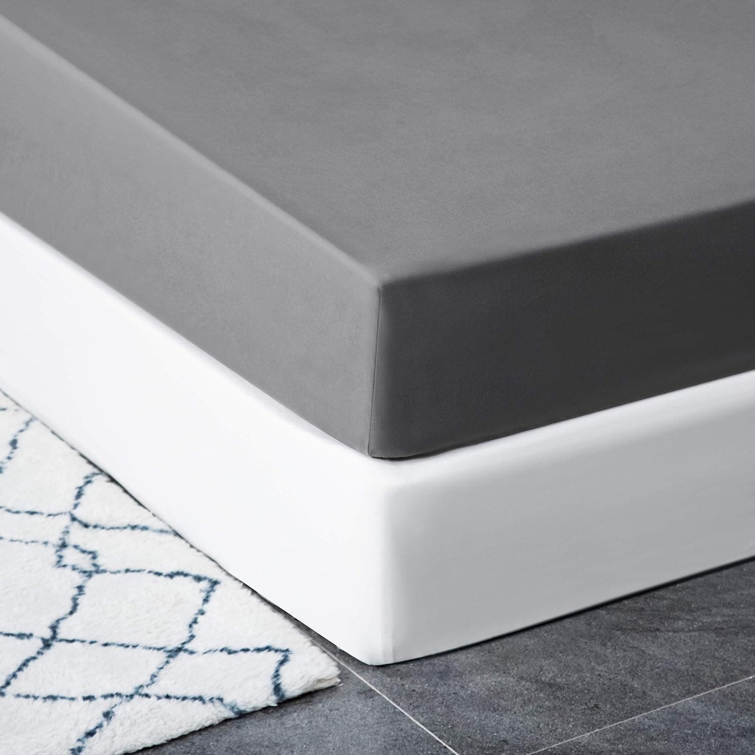 Mohap Fitted Sheet Queen Wide Band Deep Pocket Tight Fit Hotel Quality Double Brushed Microfiber 1800 Durable and Breathable Cooling Sheet Suitable for Mattress up to 16'' Gray