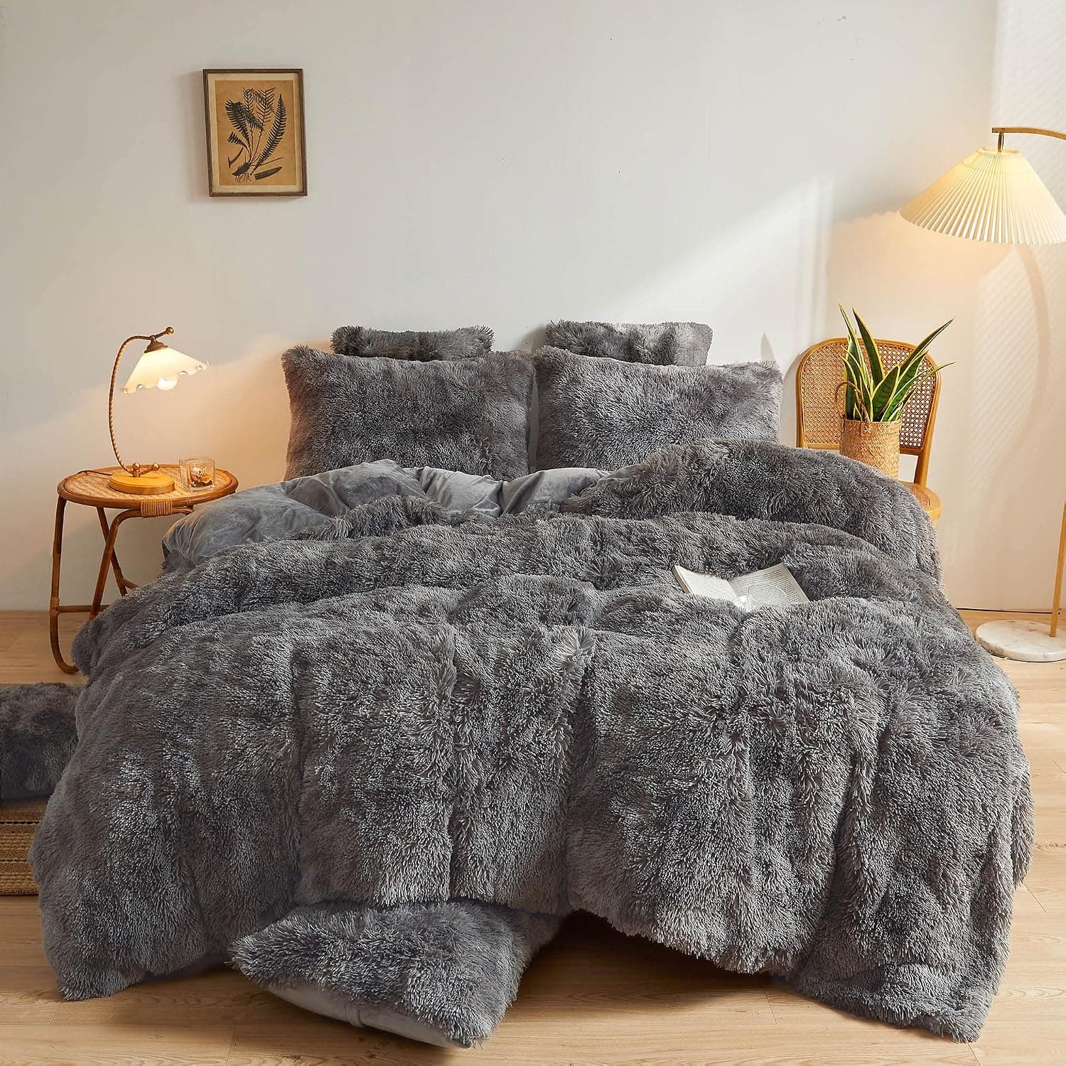 XeGe Tie Dye Plush Shaggy Duvet Cover Set, Ombre 3 Pieces Soft Velvet Fluffy Furry Bedding Set Marble Print(1 Faux Fur Fuzzy Comforter Cover + 2 Pillowcases), Zipper Closure(Queen, Tie Dye Light Grey)