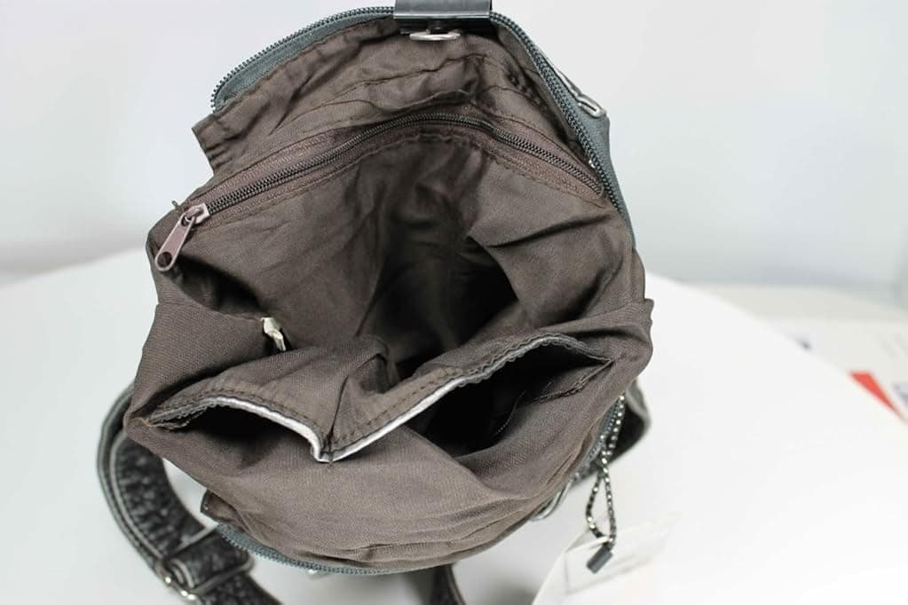 B&D Cross Body HandbagIt Is Trend Right bag That You Will Reach For In Your Closet