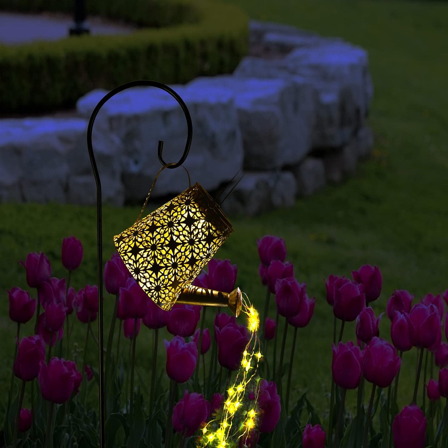 Solar Watering Can Lights, Hanging Solar Lantern, Solar Outdoor Lights Decor, Waterproof Metal Solar Lantern, Decorative Retro Watering Can Solar Lights for Yard Patio Pathway Walkway