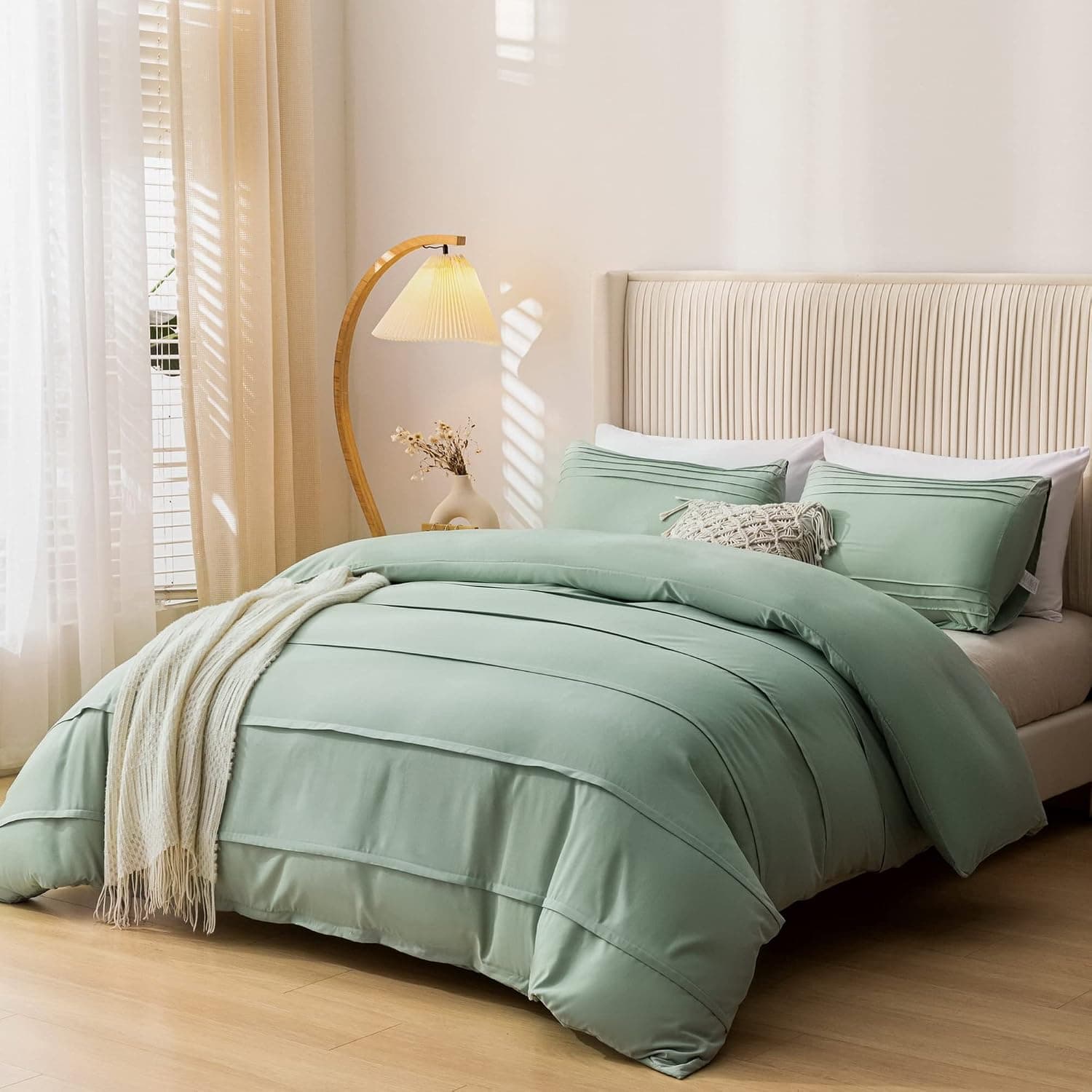 Smoofy Sage Green Comforter Set Queen Size, 3Pcs Pleated Soft Fluffy Microfiber Bedding Sets, Textured Lightweight Warm Comforter for All Season (1Comforter + 2 Pillowcases)