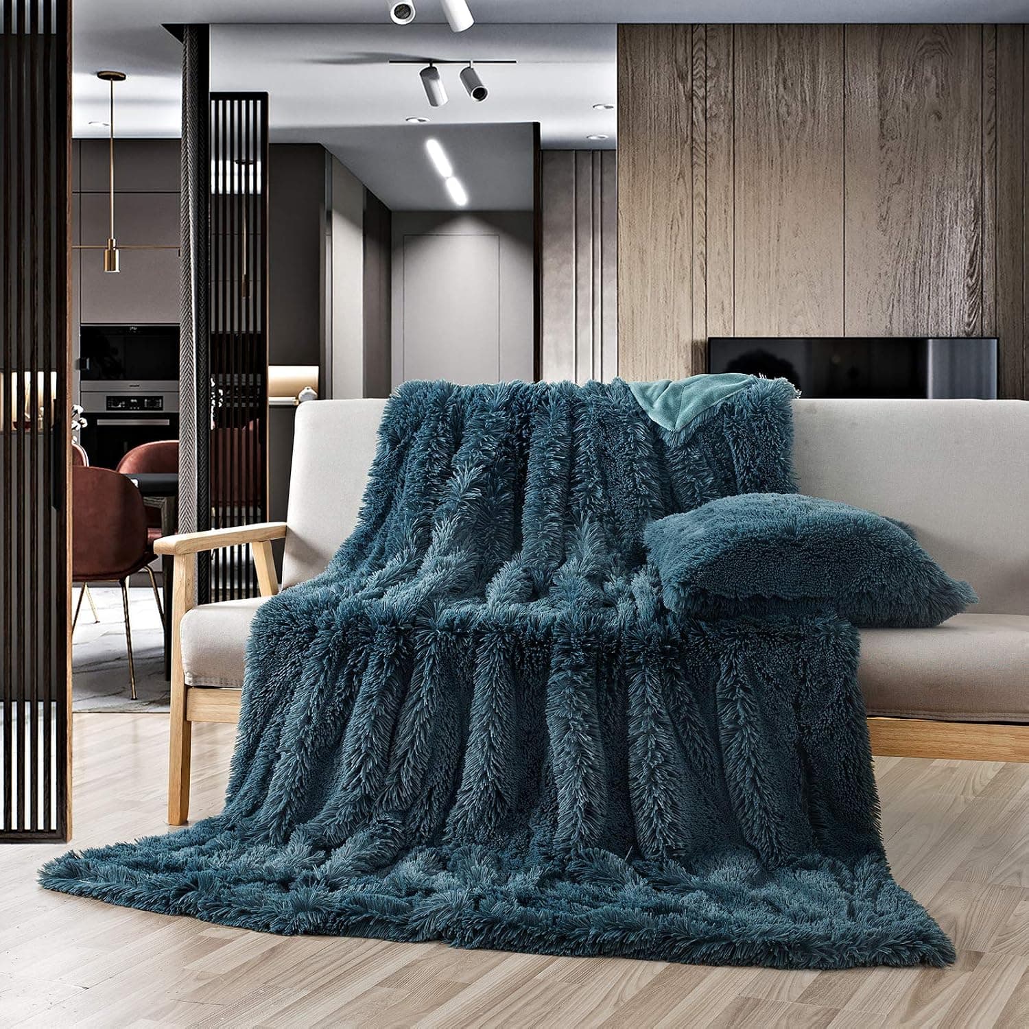 GONAAP 3-Piece Luxurious Fluffy Throw Blanket (50x60 Inches) Faux Fur Fuzzy Shaggy Longfur Super Soft Decorative Blanket-with 2 Throw Pillow Covers(20x20 Inches) for Couch Sofa Bed（RoyalBlue）