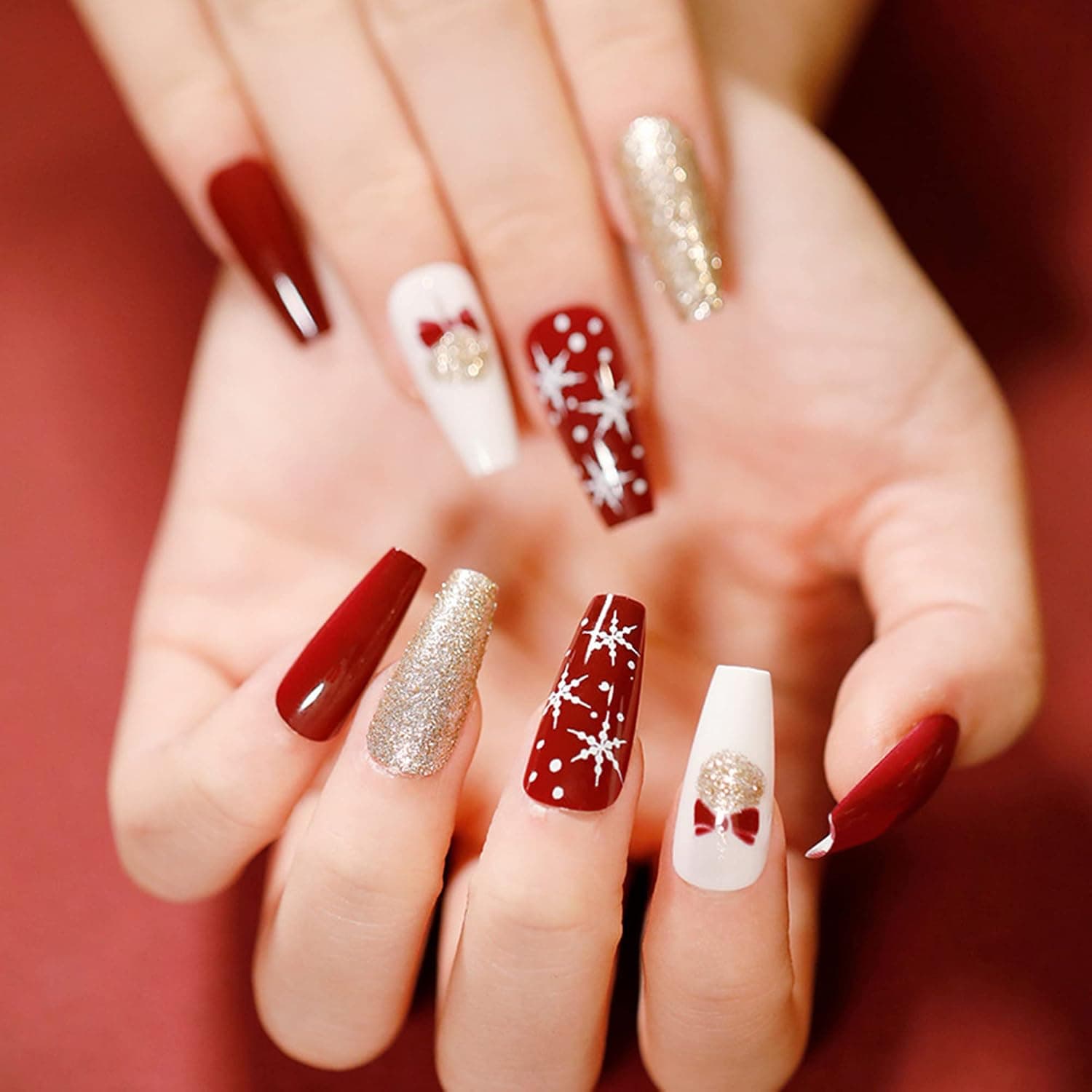 FULZTEY Christmas Press on Nails Coffin Glossy Long Red Snowflakes Glitter Christmas Fake Nail Full Cover Xmas Nail Art Decoration Ballerina False Nails Tips Christmas Nails Design For Women 24PCS