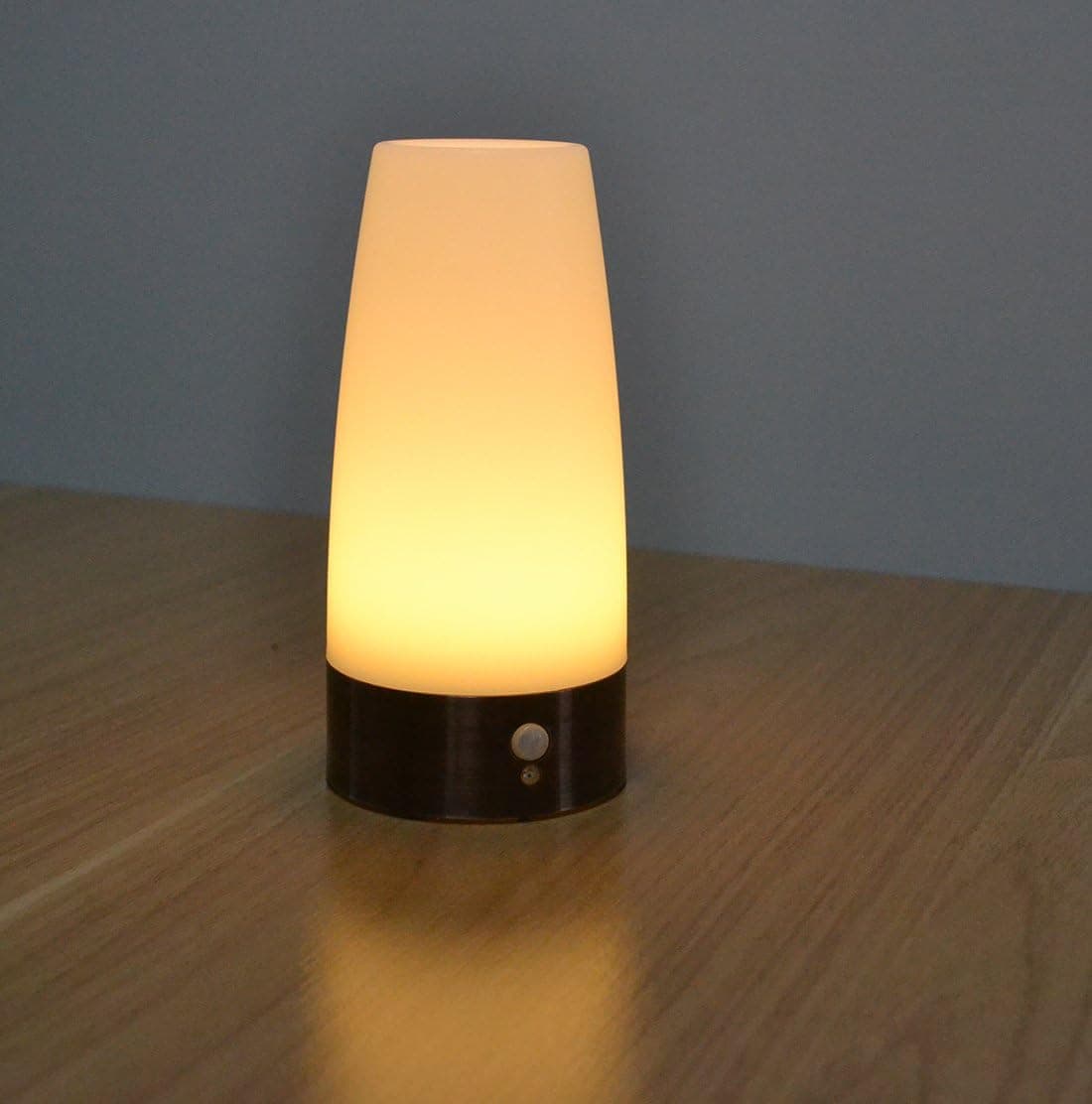 Samyo PIR Motion Sensor LED Table Lamp Night Light Battery Powered (Round)