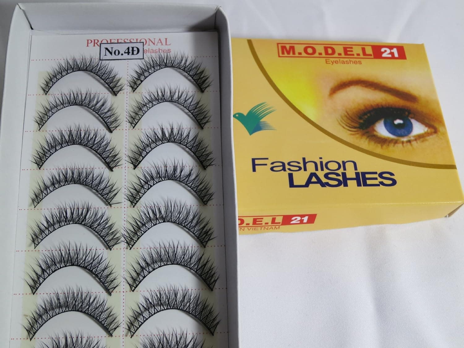 Model 21 False Eyelashes - No. 4d - 10 pairs