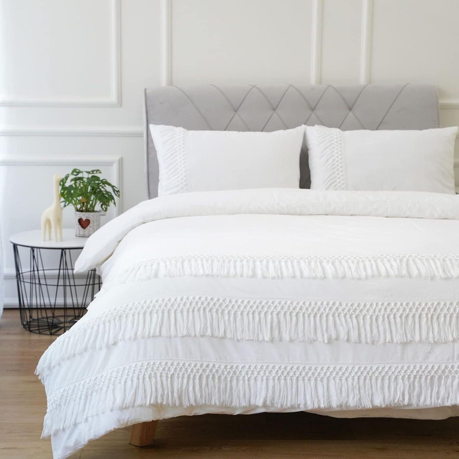 Farmlyn Creek Queen Size Bohemian Style Duvet Cover Set with Pillowcases, Bohemian Tassels (White, 3 Pieces)