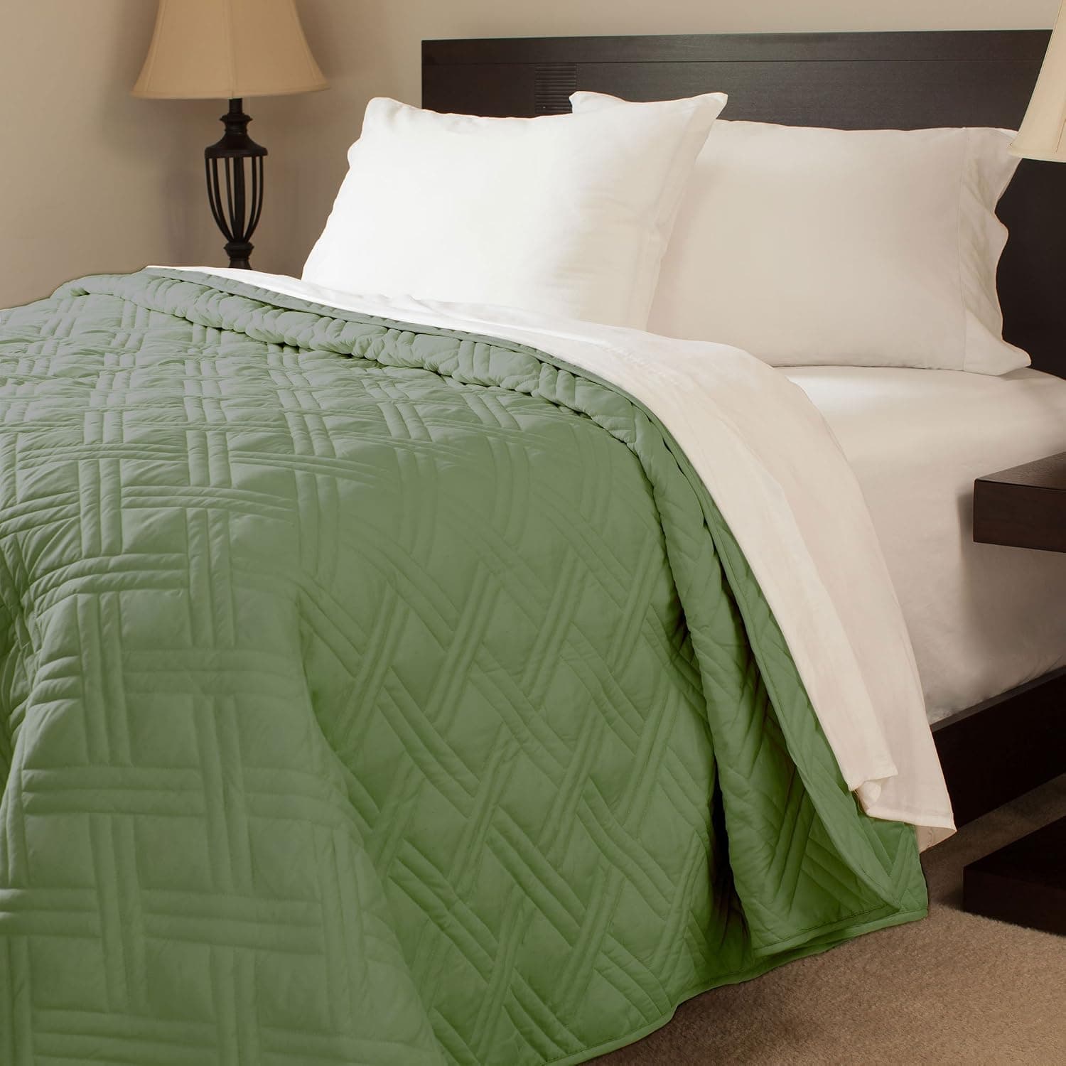 Lavish Home Solid Color Bed, Green Quilt Coverlet-Twin-Basket Weave Pattern