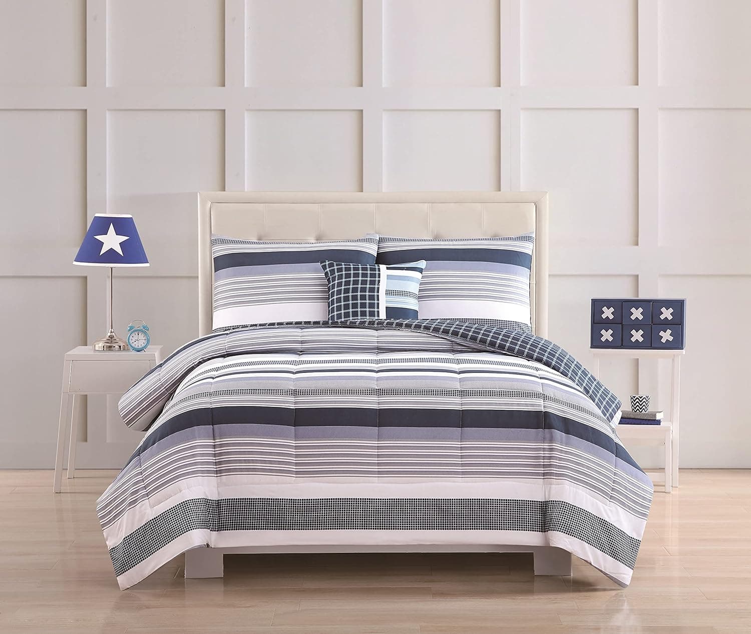 Laura Hart Kids Mason Stripe Full Quilt Mini Set with Bonus Decorative Pillow