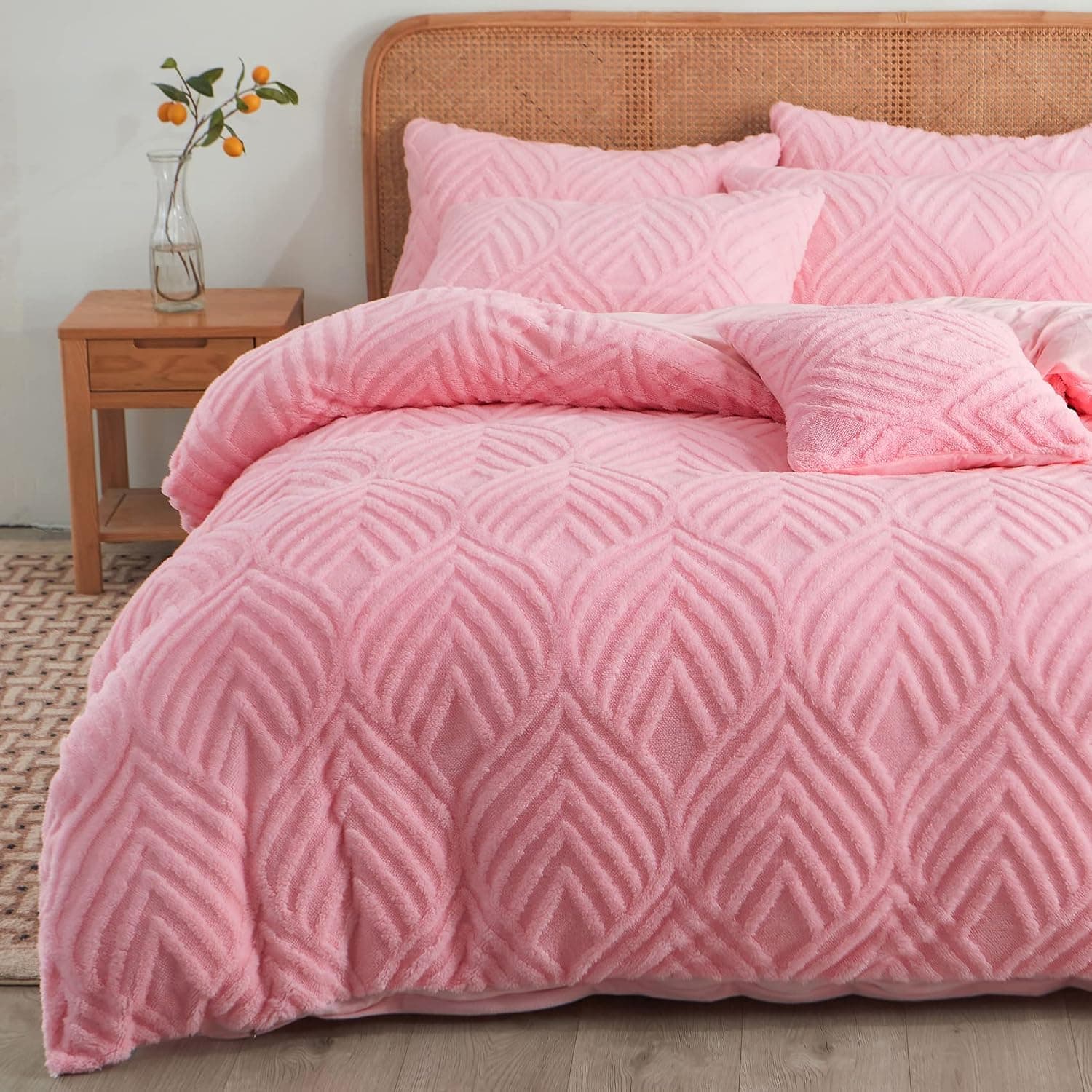 Besfunny Pink Fluffy Comforter Queen ，Plush Chenille Palm Floral Sherpa Comforter 3pcs Set （1 Queen Size Fuzzy Comforter +2 Standard Fur Pillow Cases Faux Fur Luxury Bedding Set (Pink, Queen)