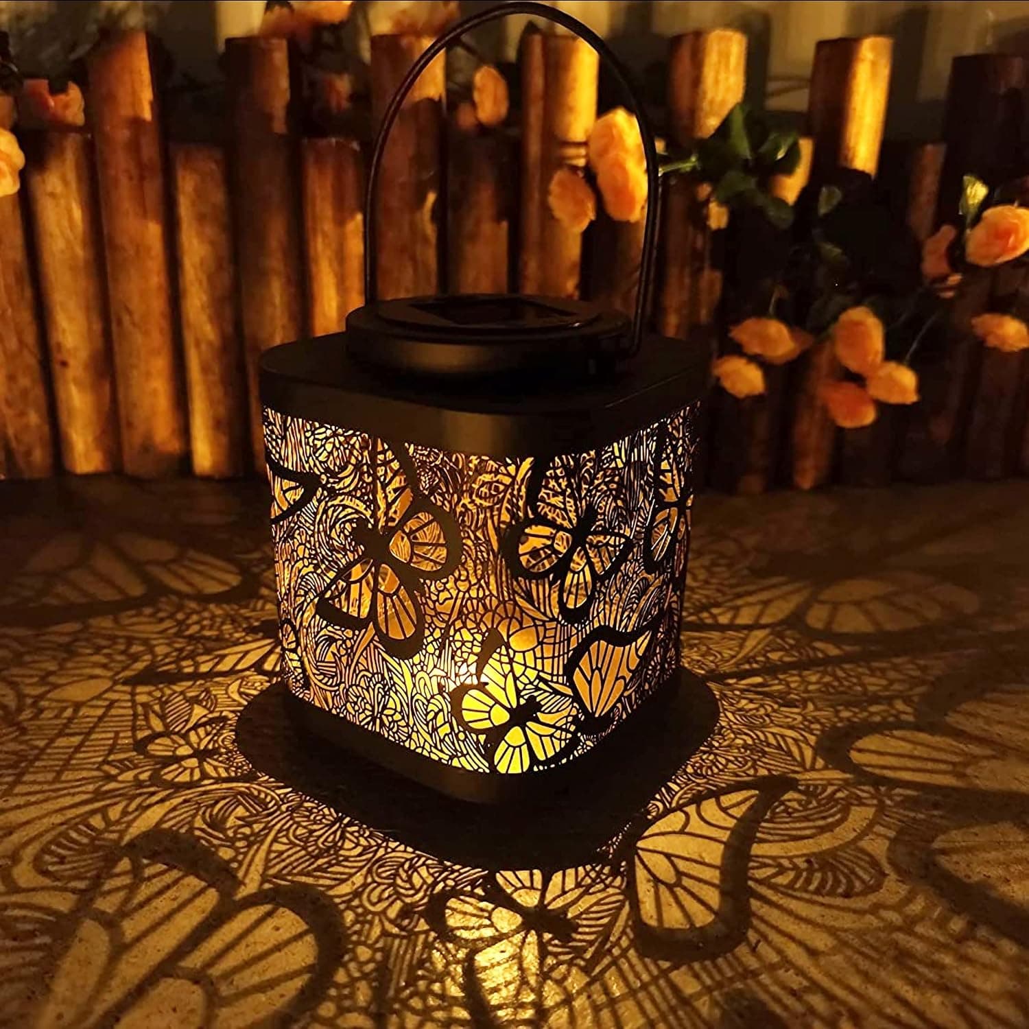 Outdoor Solar Hanging Lantern Lights, Garden Decor Metal LED Light with Handle for Garden Patio Courtyard Lawn, Waterproof Butterfly Pattern Retro Decorative Lights Table Lamp [Butterfly]