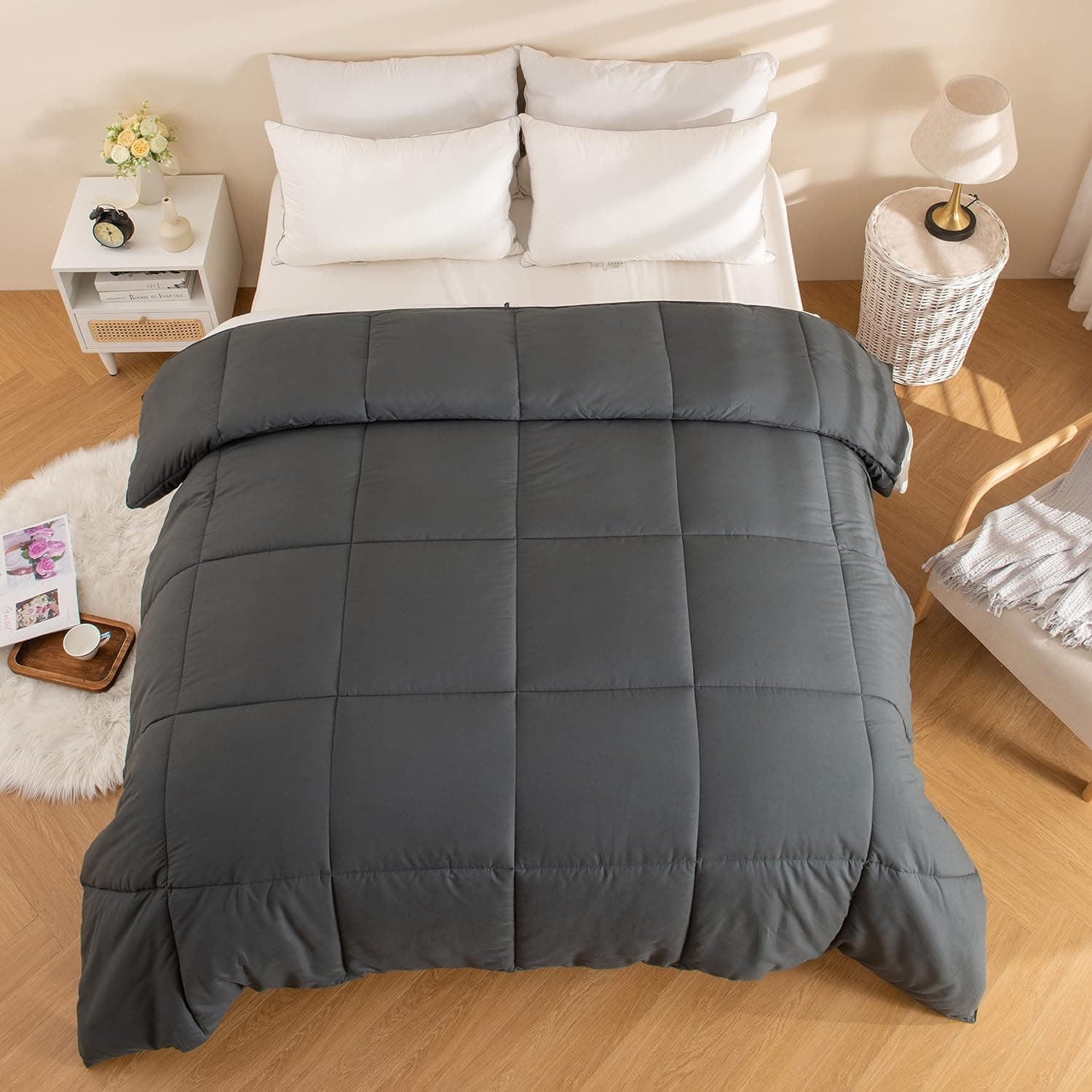 Finehom Queen Size Comforter, Soft Quilted All Season Down Alternative Comforter Reversible Duvet Insert, Bedding Fluffy Comforter with Corner Tabs (Grey, 88"x88")