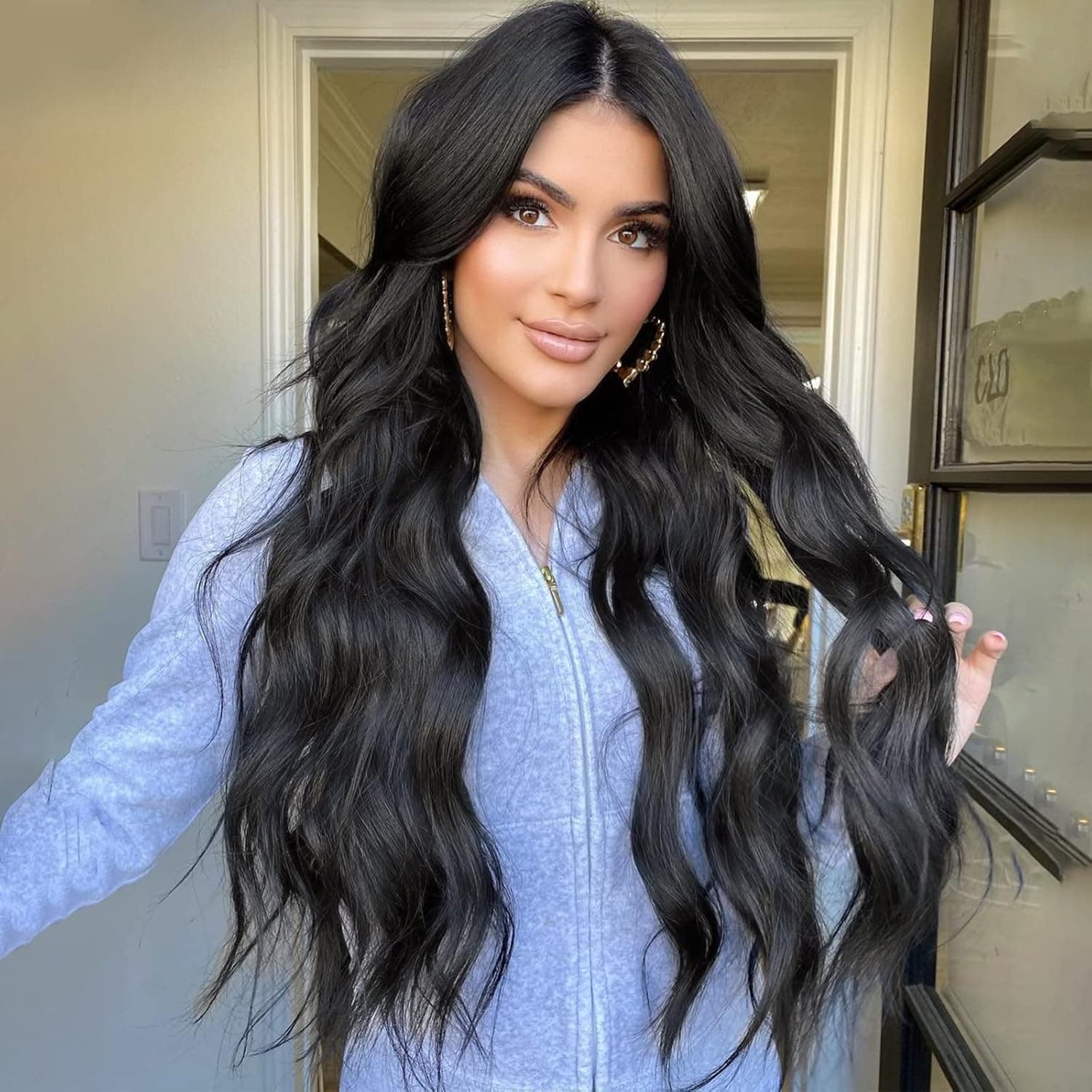 YQBXCZFQ Long Black Wavy Wigs for Women Middle Part Curly Black Wig Synthetic Heat Resistant Fiber Wigs Natural Looking Hair Replacement Wigs for Daily Use（26Inch,Black）