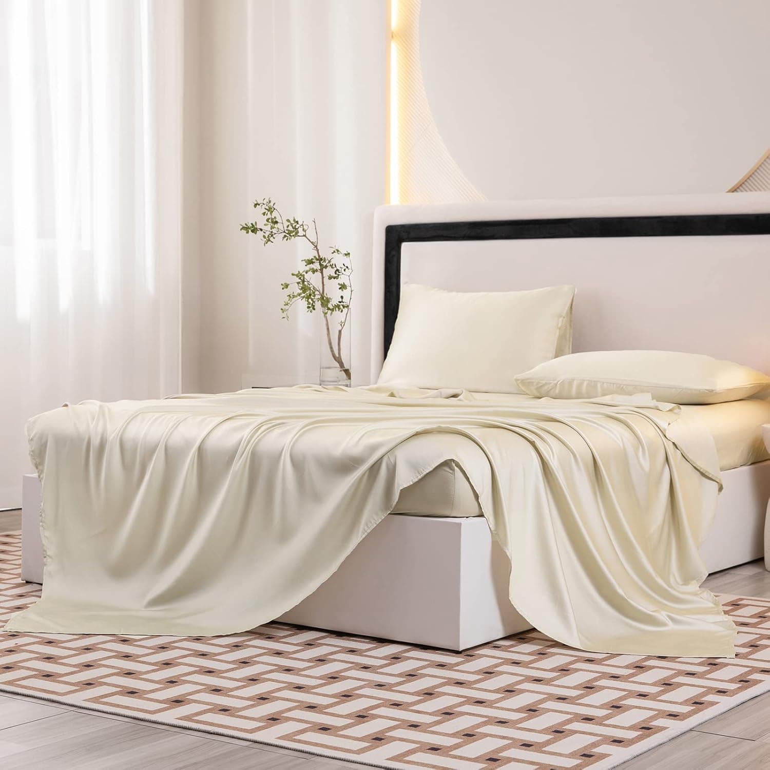 Merryword Beige Sheet Set 100% Eucalyptus Organic Sheets Tencel Lyocell Sheets King Size Cooling Silk Soft Breathable Moisture-Wicking Deep Pocket Anti Pilling 4Pc Sheets Set (King, Beige)
