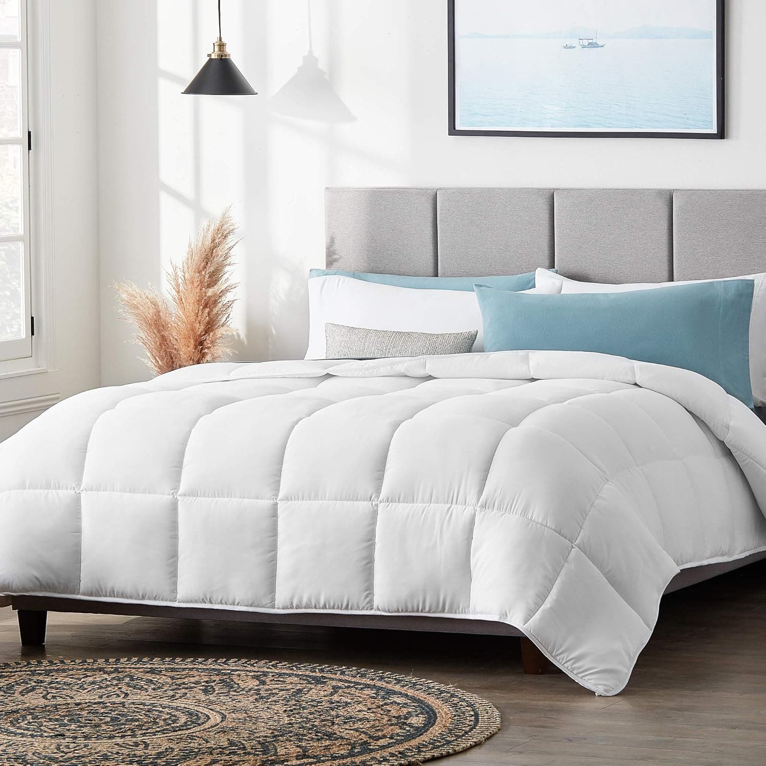 LUCID All-Season Microfiber Comforter – Down Alternative – Hypoallergenic – Box Stitched – 8 Duvet Loops - 300 GSM, White, Oversized King