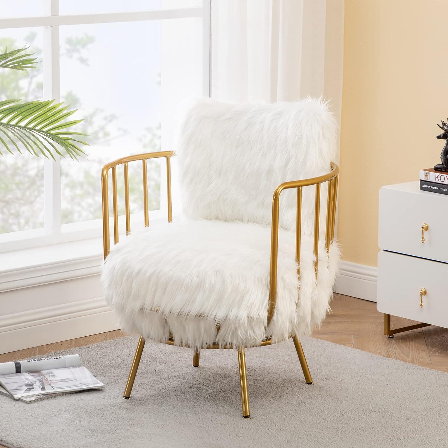 Andeworld Swivel Accent Barrel Chair, Faux Fur Upholstered Modern Club Armchair Tub Vanity Chair with Gold Legs for Bedroom Living Reading Room Office，Swivel White Fur