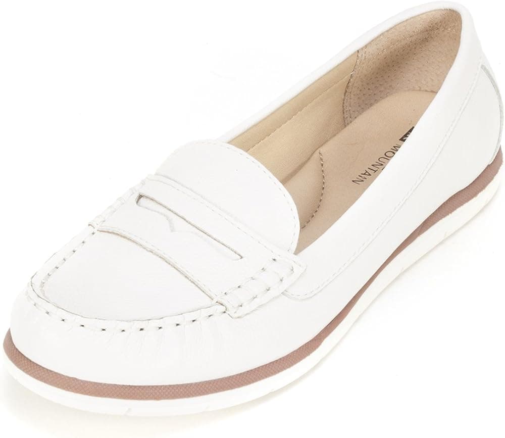 WHITE MOUNTAIN 'Village' Women's Leather Moccasin