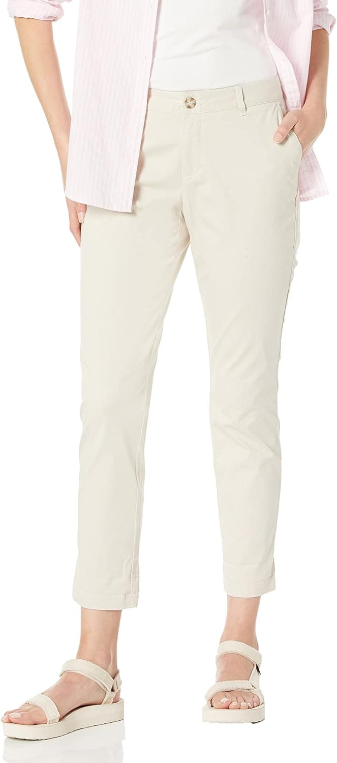 Amazon Essentials Women's Cropped Girlfriend Chino