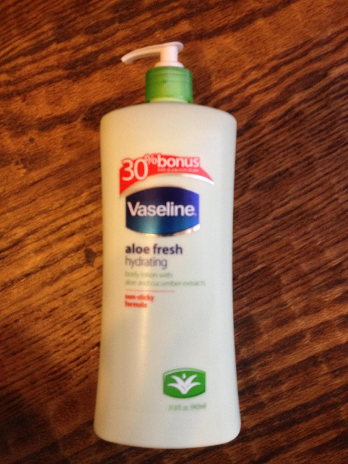 Vaseline Body Lotion - Hydrating Aloe Fresh Non Sticky Formula 31.8 Oz