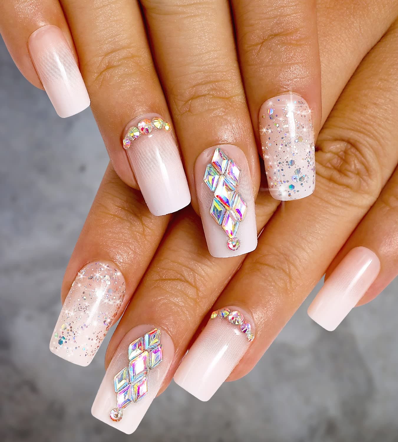Artquee 24pcs French Tip Press on Nails Medium Length Nude White Ombre Square Fake Nail Art Rhinestones Glitter Designs Acrylic Nails Artificial Glossy Nails in 12 Sizes Stick on False Nails for Women