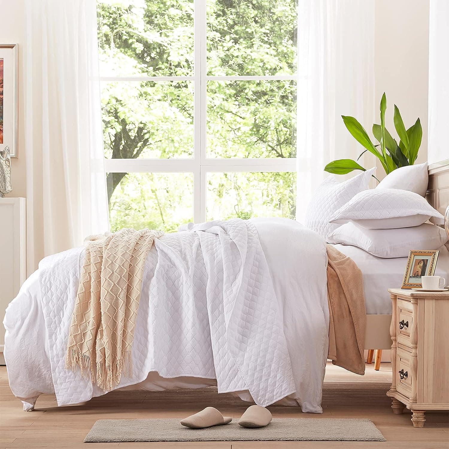 NexHome White King Size Quilt Sets - Bedspread Lightweight Coverlet (Includes 1 Quilt 2 Shams) - Diamond Pattern