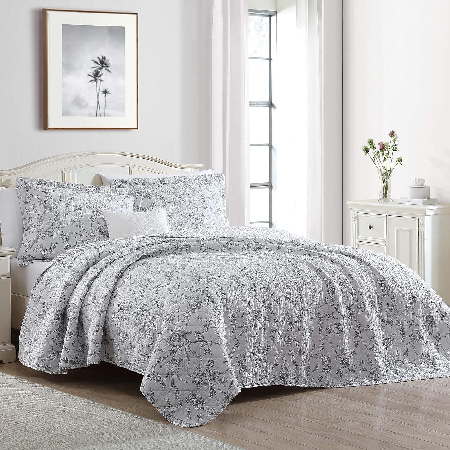 Laura Ashley Home - King Quilt Set, Cotton Reversible Bedding with Matching Shams, Lightweight Home Decor Ideal for All Seasons (Branch Toile Grey, King)