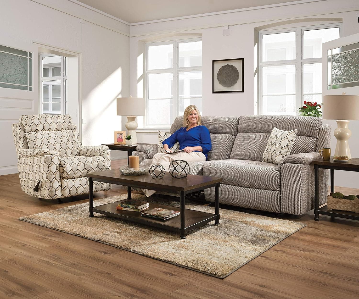 Lane Home Furnishings Motion Sofa