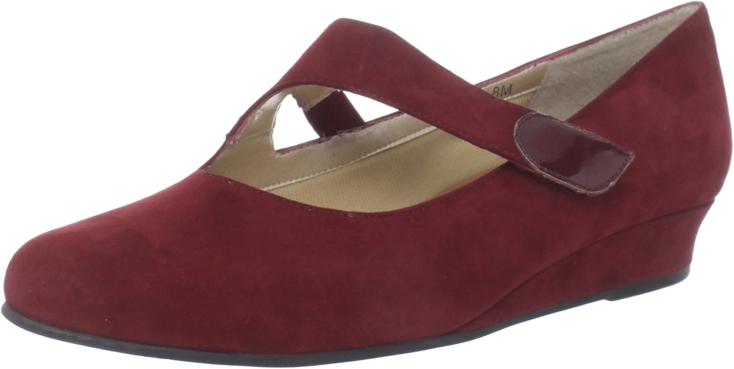 Ros Hommerson Women's Breezy Wedge Pump