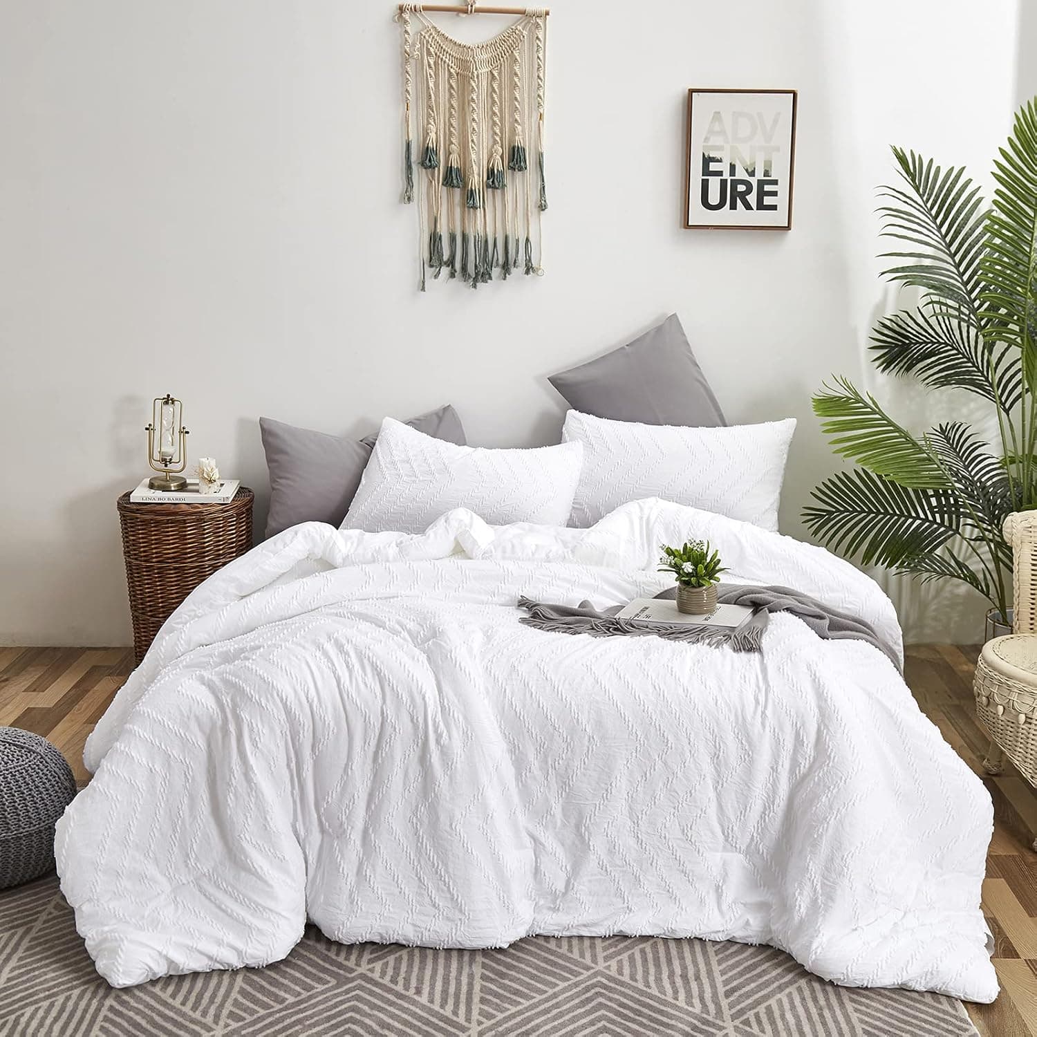 Wellboo White Tufted Comforter Sets King Embroidery Shabby Chic Bedding Comforter Sets Warm Soft Women Men Adult Broken Line Tufted Blankets Hotel Farmhouse Dorm Durable Quilts for All Seasons 3 PCS