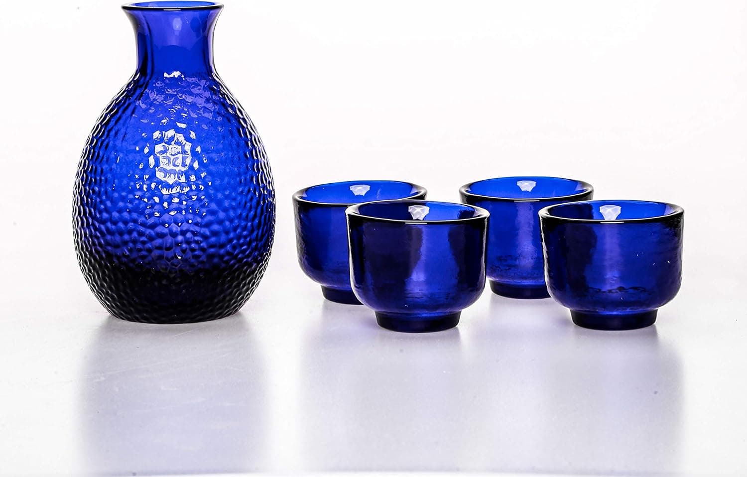 Gaier Japanese Glass Sake Set for Cold Sake with 1 Sake Carafe Bottle and 4 Saki Cups for Cold (Blue)
